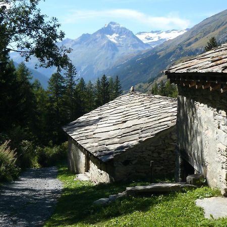 La Triade 4 Personnes Lanslevillard Buitenkant foto